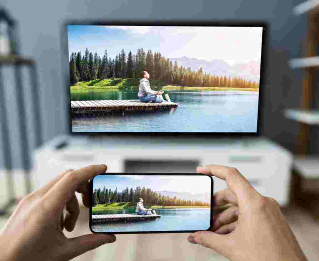 How To Mirror Android Phone To TV Without WiFi