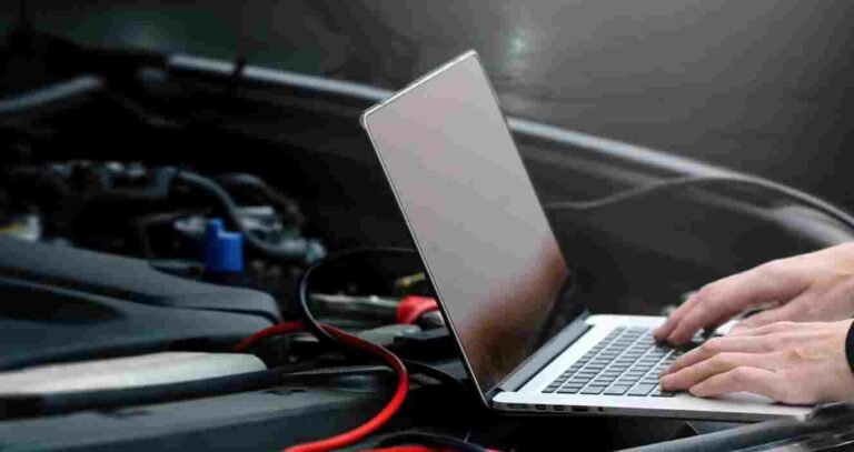 How to charge a Laptop in your Car
